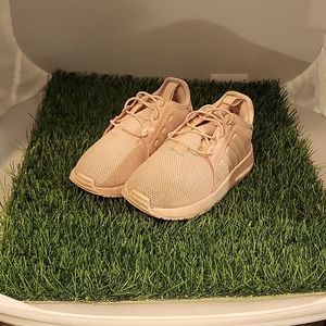 Toddler girl. Pale pink cloud foam racer tr shoes